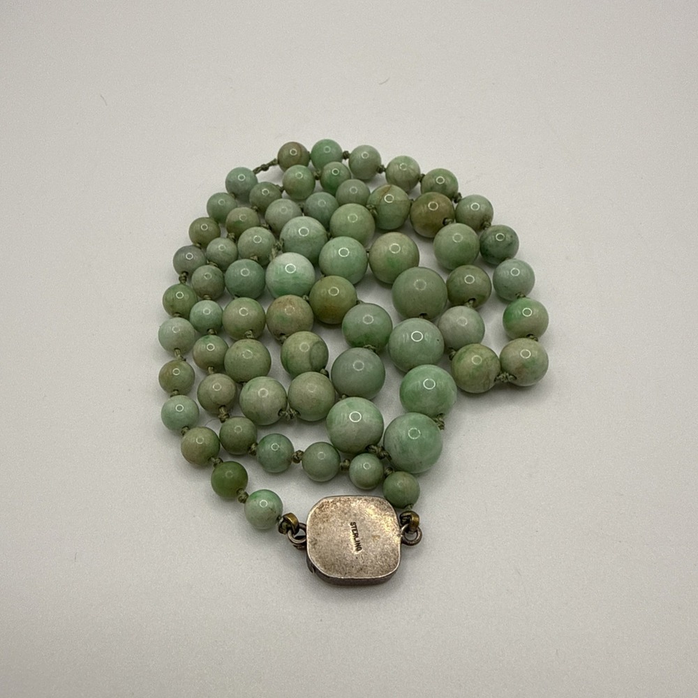 Chinese Graduated Jadeite Jade‎ Beaded Necklace Sterling Silver Clasp 24" L